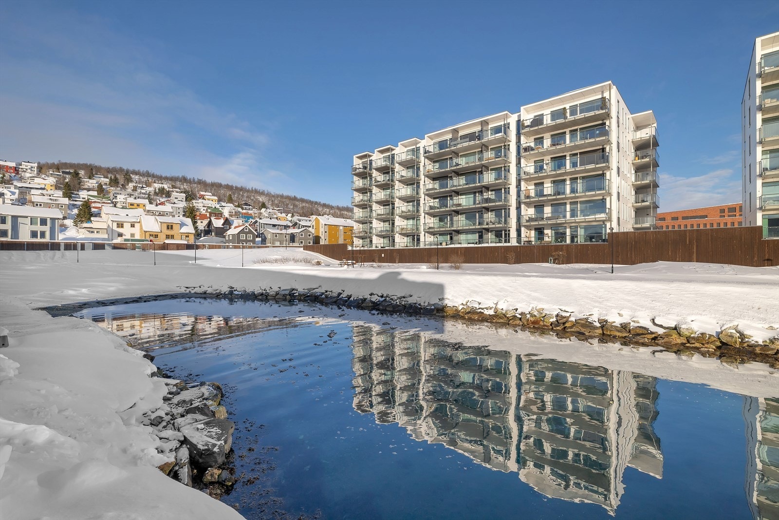 Bussforbindelsene tar deg raskt til Tromsø sentrum, UiT/UNN, Giæverbukta og flyplassen Galleribilde