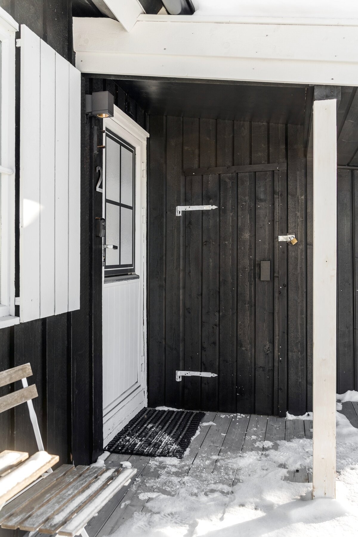 Fra inngangspartiet er det direkte adgang til bod. Galleribilde