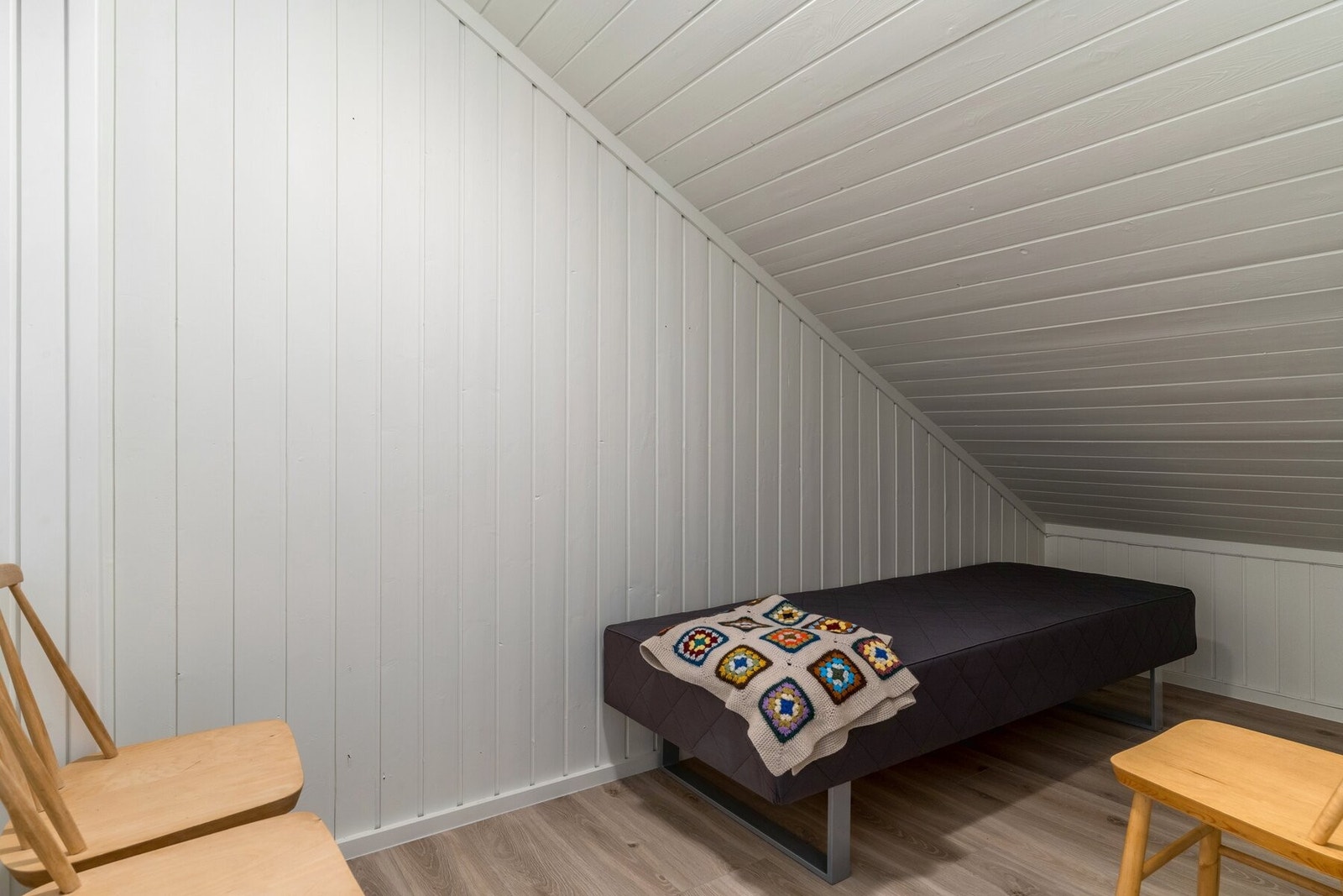 Sovealkove på hems. Galleribilde