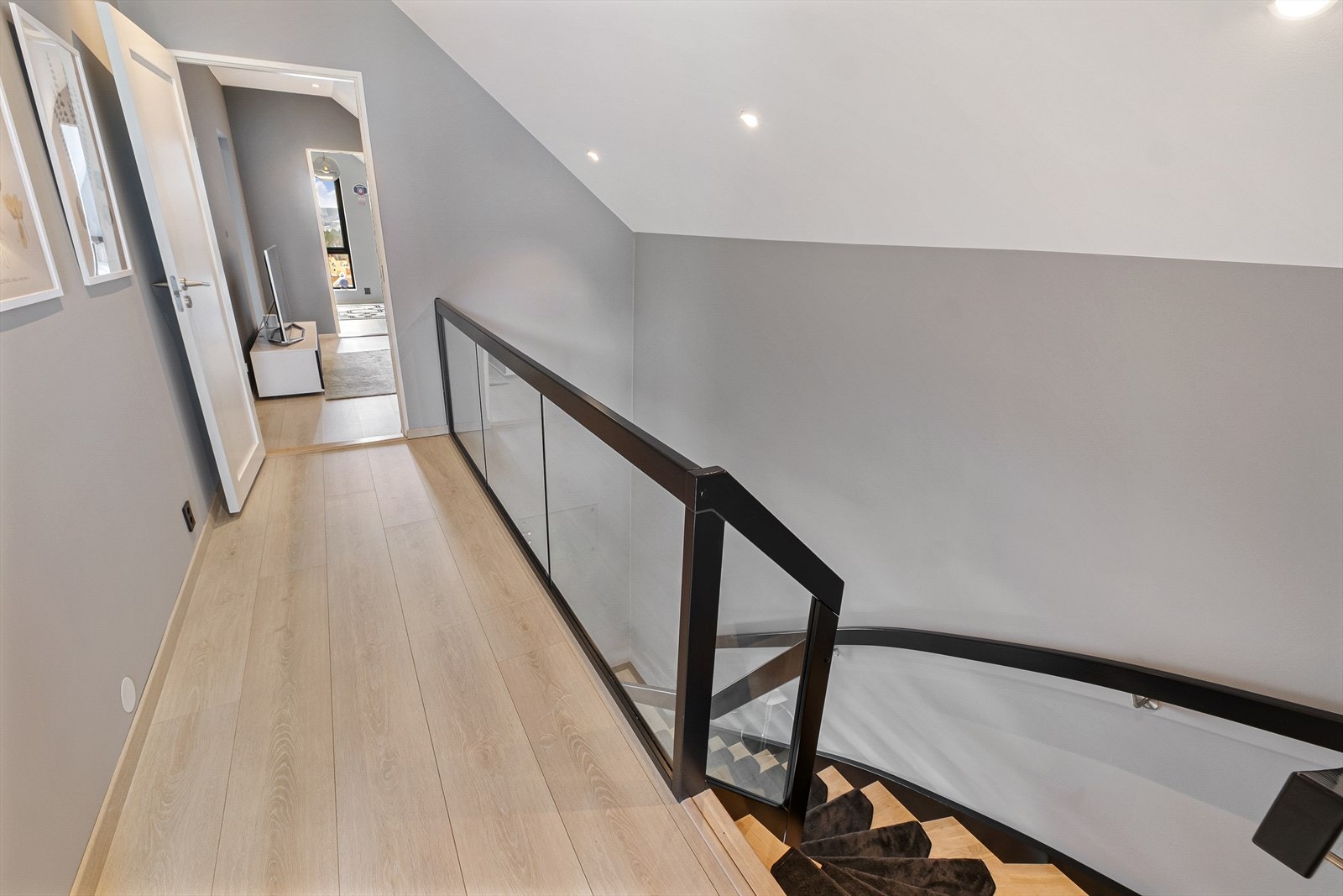 Trappegangen i 2.etg. Galleribilde