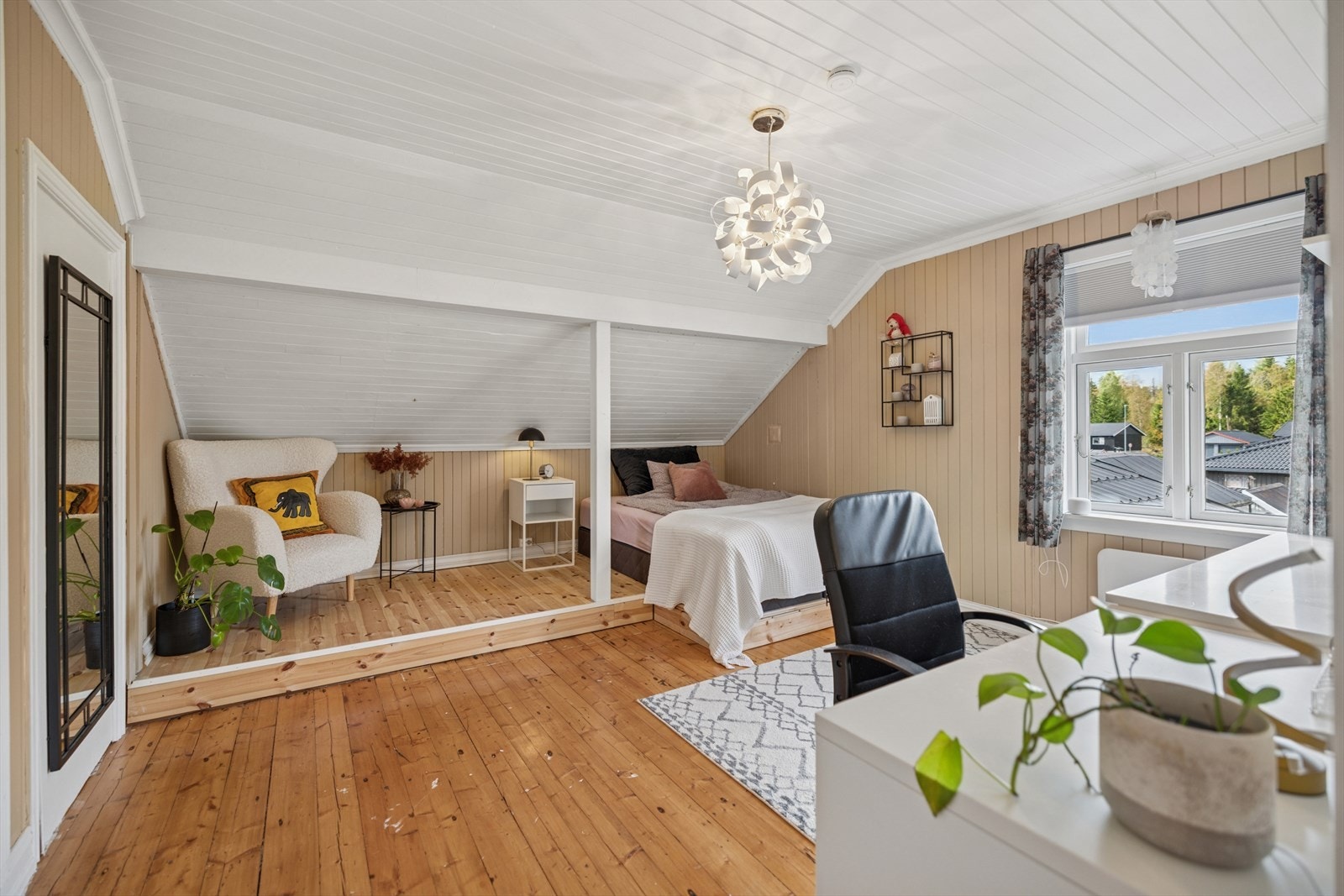 Ett av to soverom i 2. etasje. Galleribilde