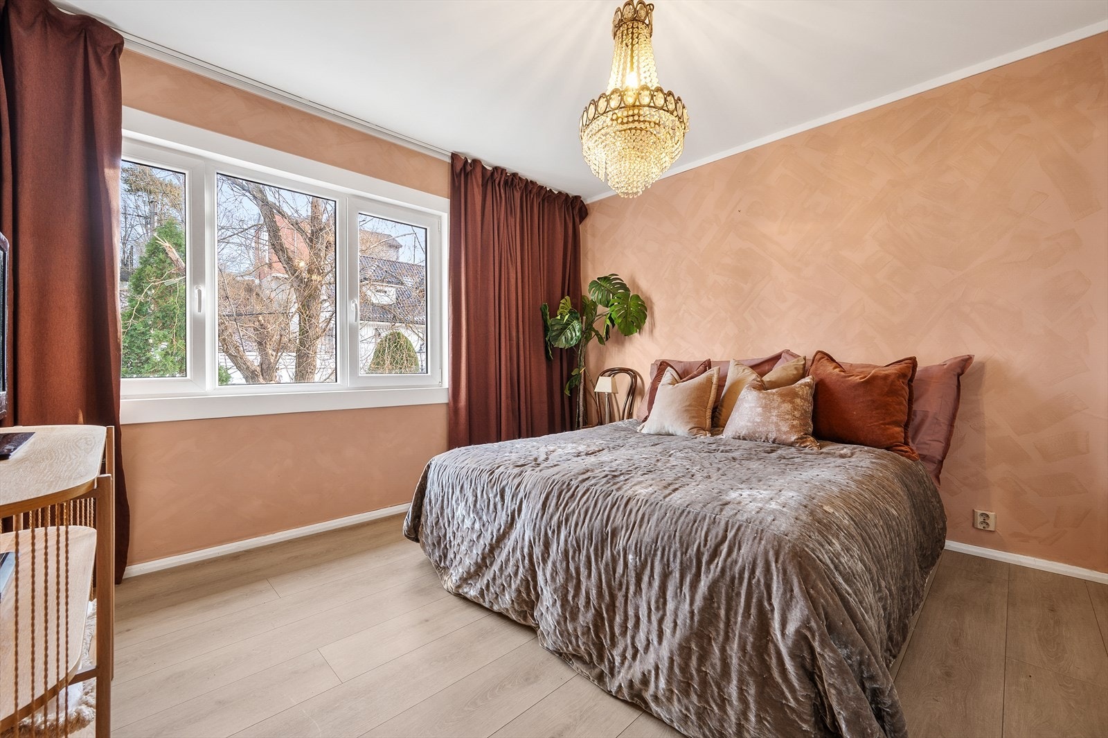 Hovedsoverommet er lyst og romslig Galleribilde