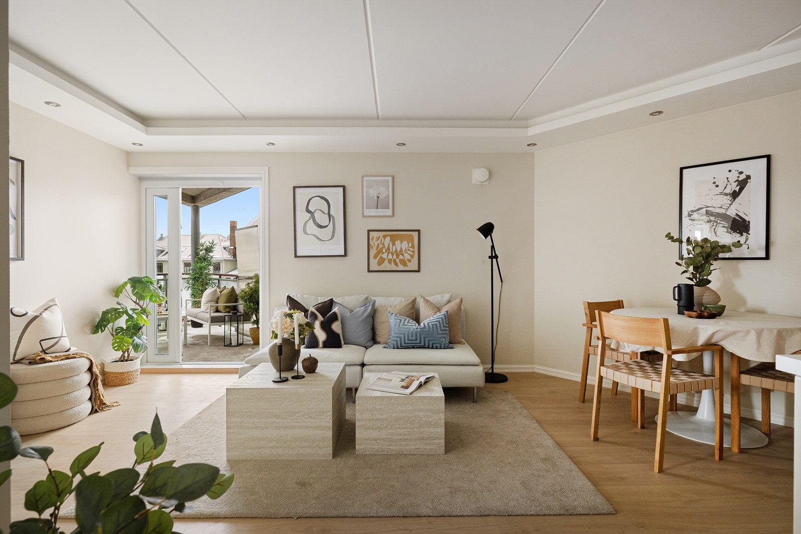 Leiligheten har en fleksibel planløsning og store vindusflater. Galleribilde