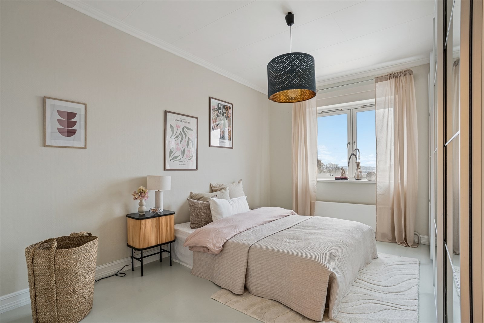 Soverommet er av god størrelse og har fantastisk usjenert utsikt. Galleribilde