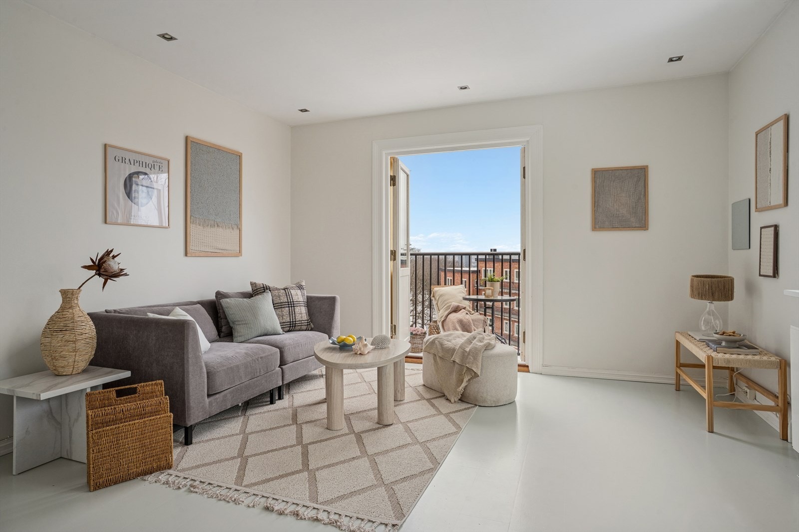 Båhusveien 20 er en fantastisk topp/hjørne-leilighet sentralt på Sinsen i nærheten av Rosenhoff, Carl Berner og Torshov. Galleribilde