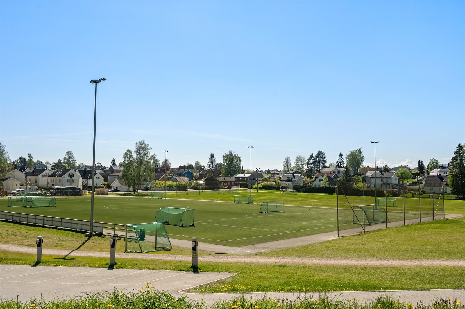 Kjelsåsmyra fotballbane er også innen kort avstand for de sportsinteresserte. Galleribilde