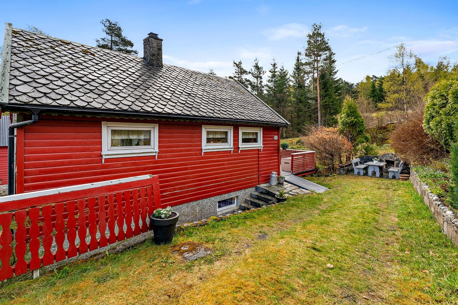 Beliggenheten er meget god på idylliske og populære Borgundøy. Galleribilde
