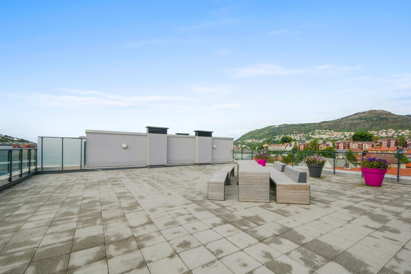 Stor felles takterrasse med fantastisk utsikt! Galleribilde