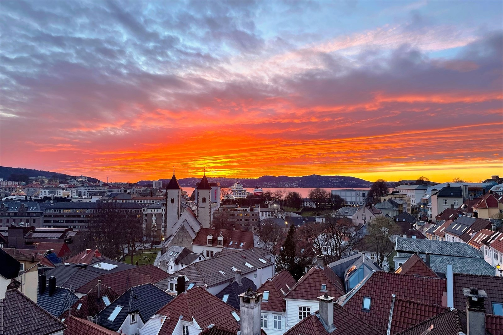 Selgers eget bilde av en praktfull solnedgang Galleribilde