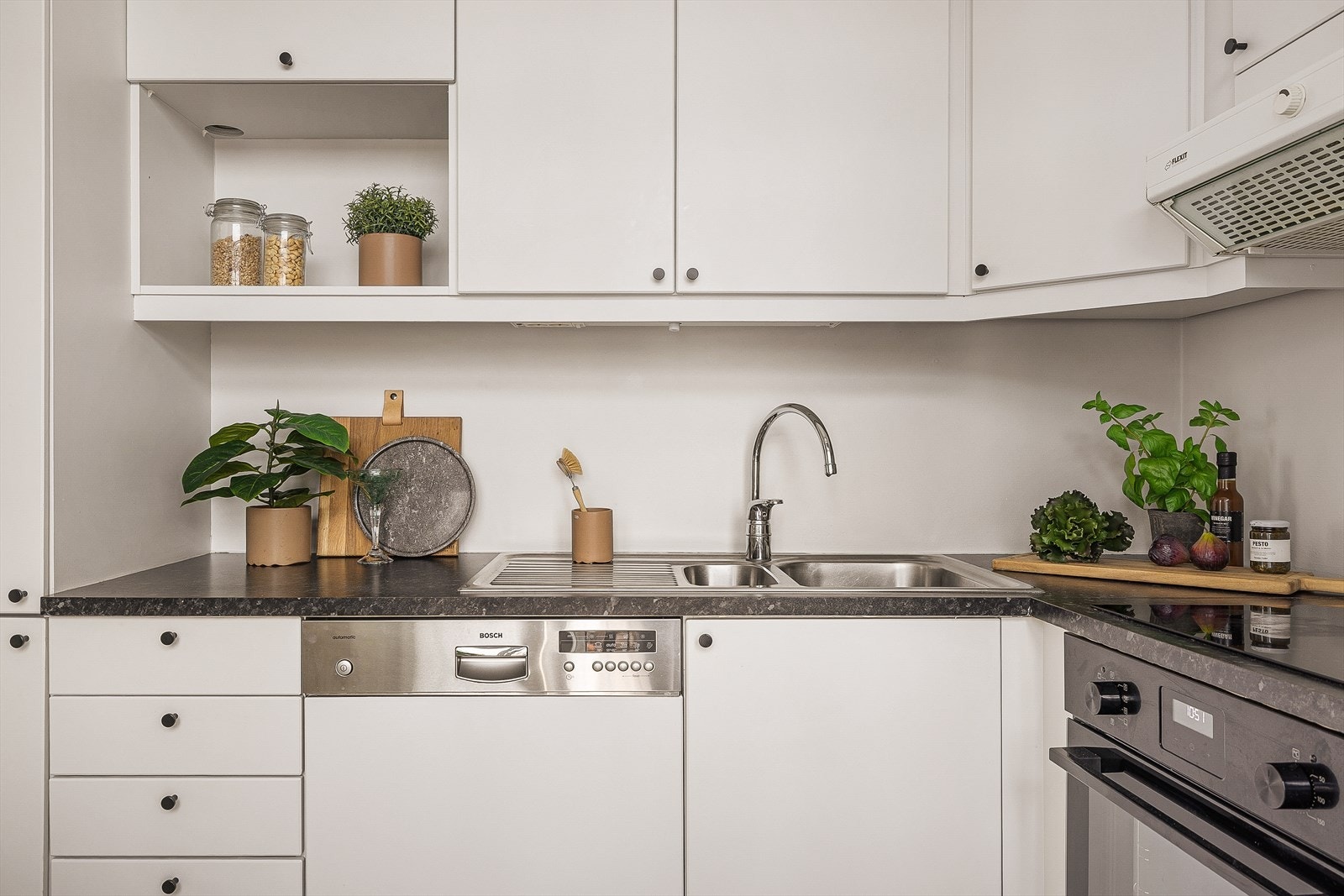 Et koselig kjøkken som vil gi husets kokk gode arbeidsforhold! Galleribilde