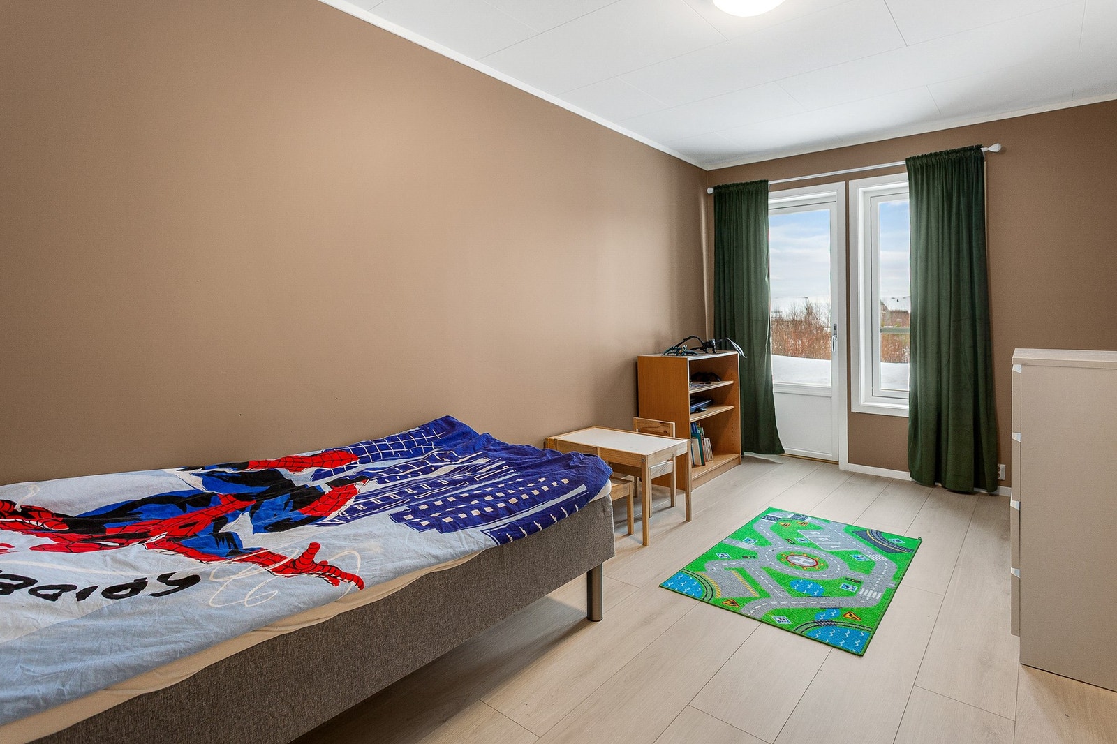 Soverom med egen tilkomst til uteomgivelser Galleribilde