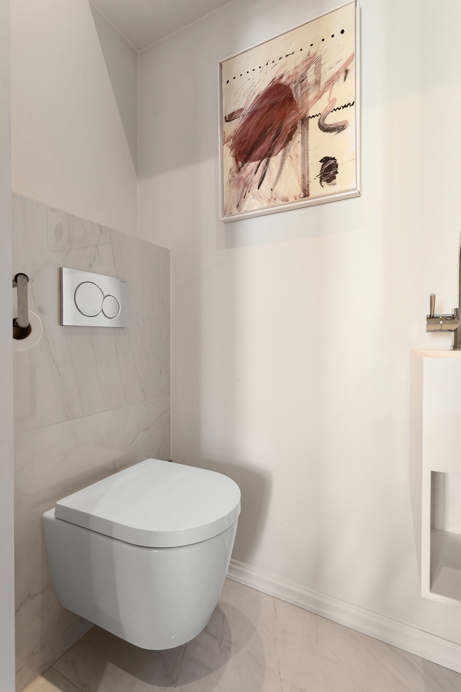 I entrén er det også direkte adkomst til et separat toalett Galleribilde