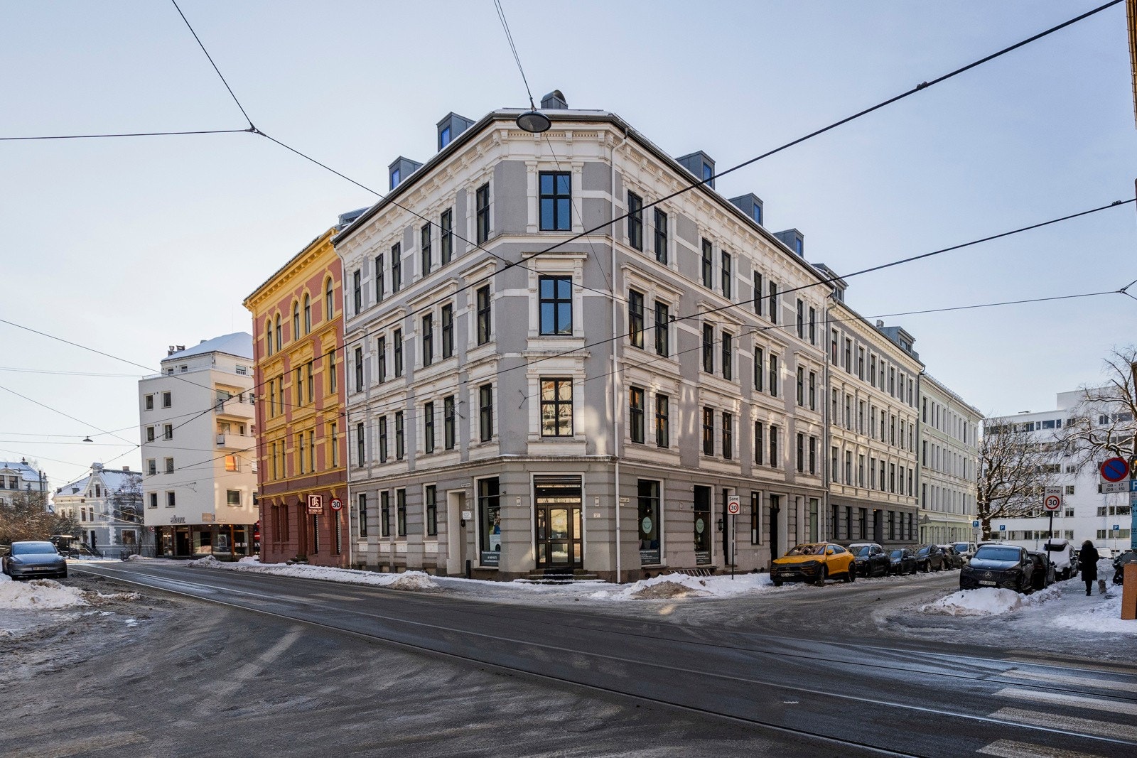 Eiendommen ligger i et meget attraktivt, urbant og sentralt boligområde på Elisenberg på Frogner Galleribilde