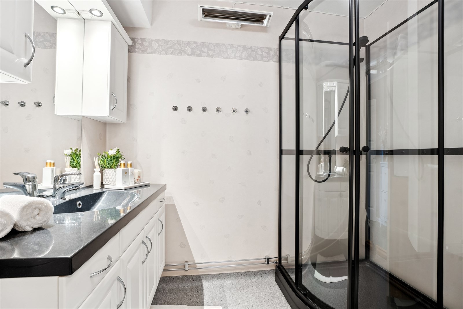 Nytt dusjkabinett Mai 2025. Galleribilde