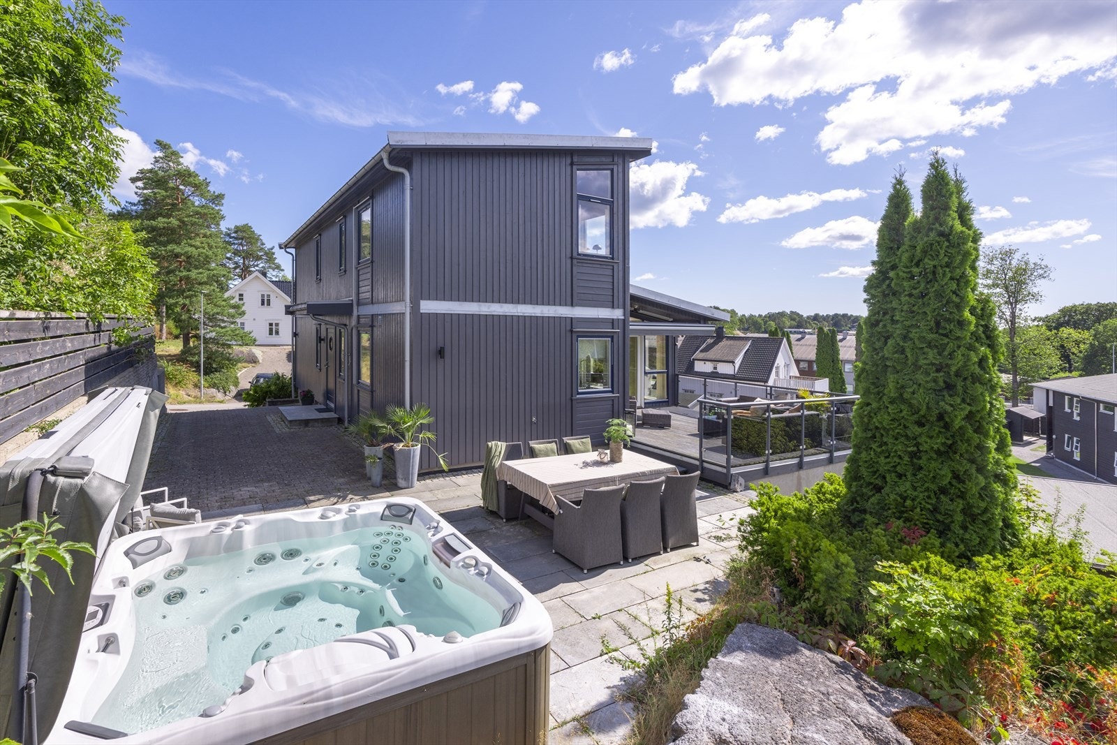 Her kan man nyte en lettvint tilværelse i et populært og barnevennlig boområde. Galleribilde