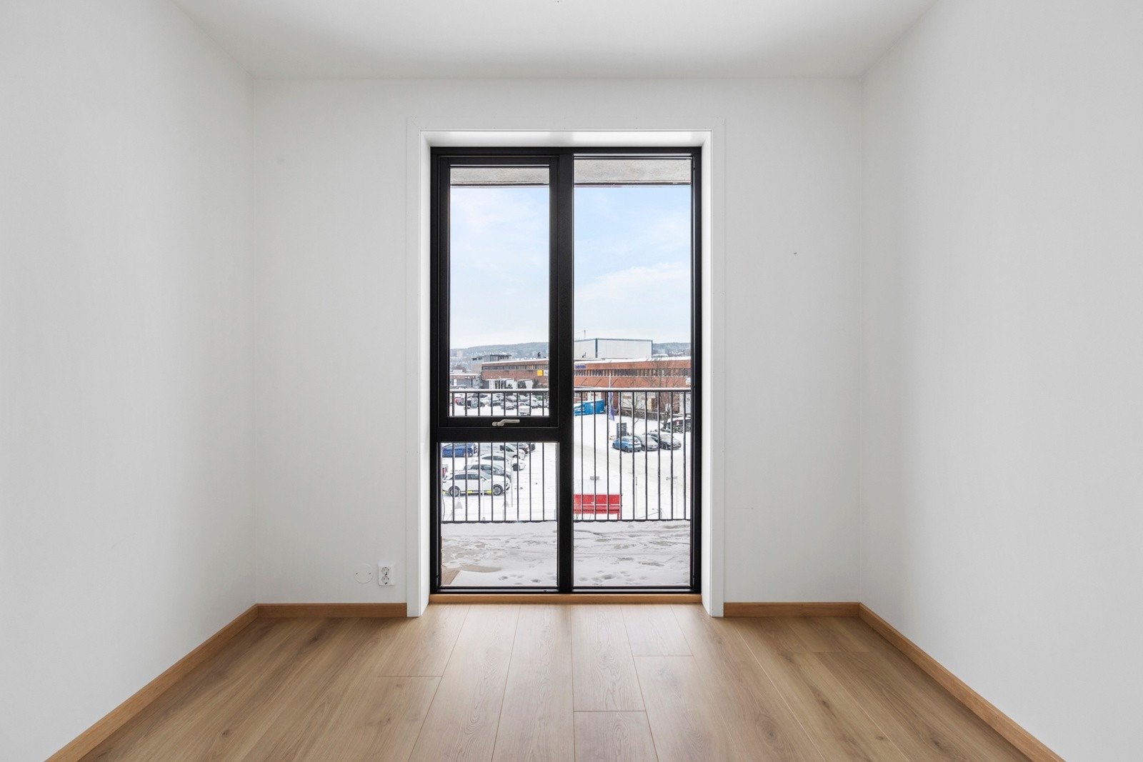 Soverom 3 kan benyttes som kontor, hobbyrom og/eller gjesterom. Galleribilde