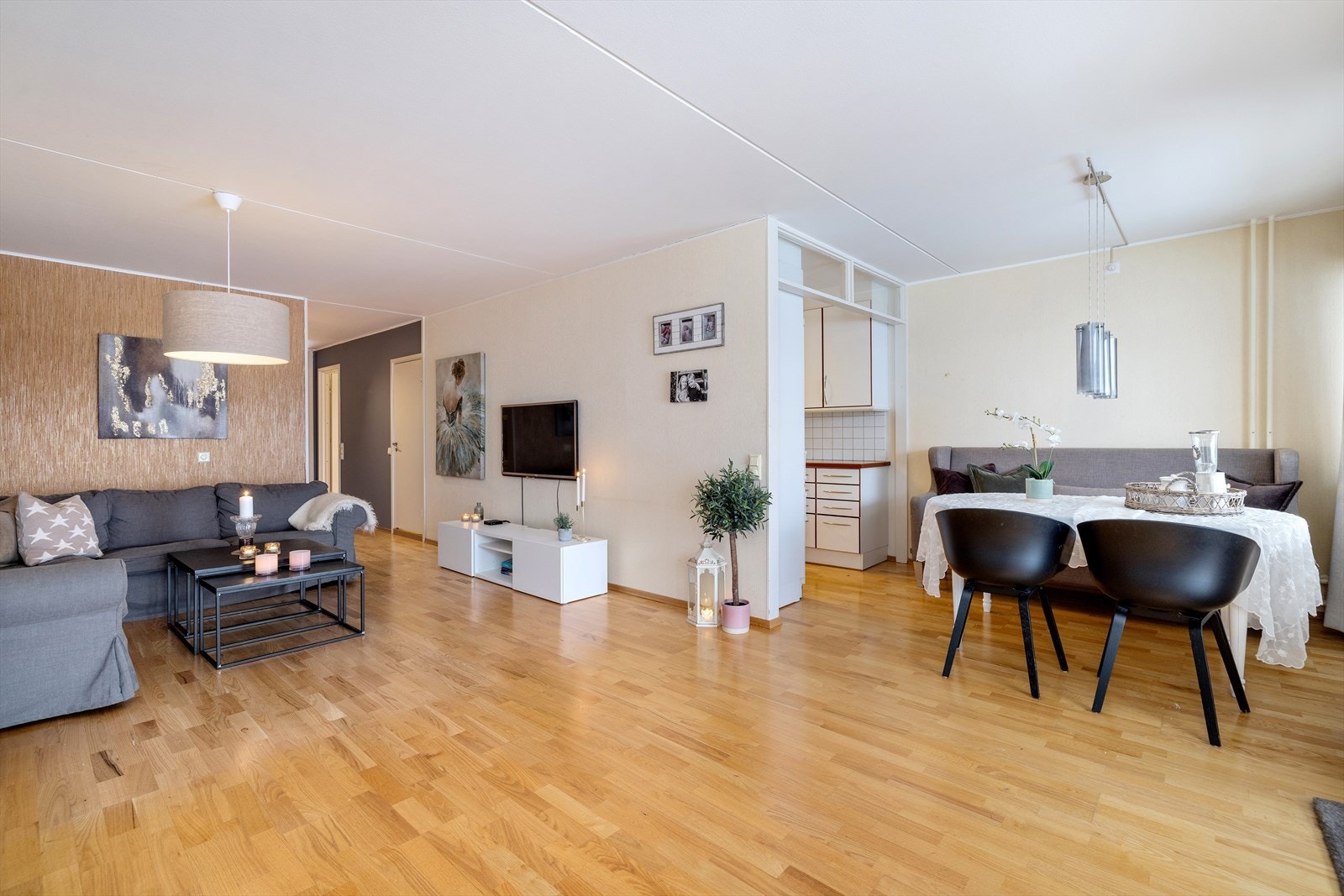 Praktisk åpen løsning, men likevel i egne soner. Galleribilde