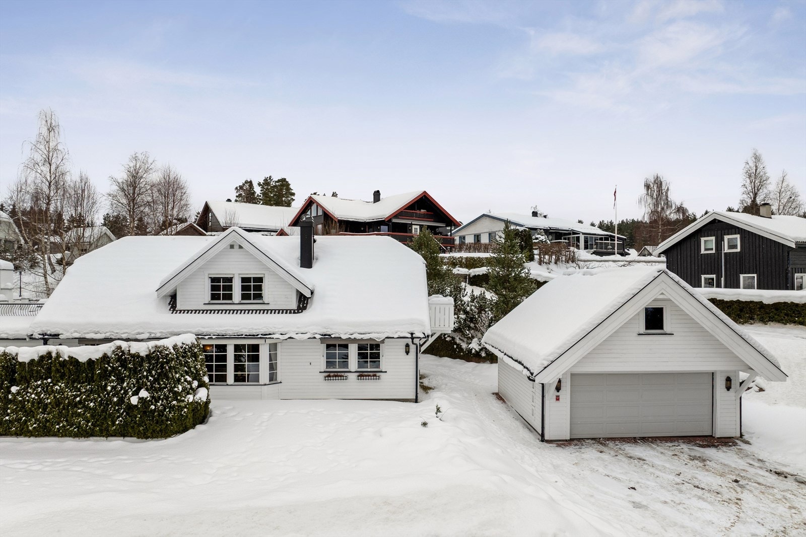 Her bor du med nærhet til både skoler, barnehager og Konnerudsenteret, som tilbyr et variert utvalg av butikker og tjenester. Galleribilde