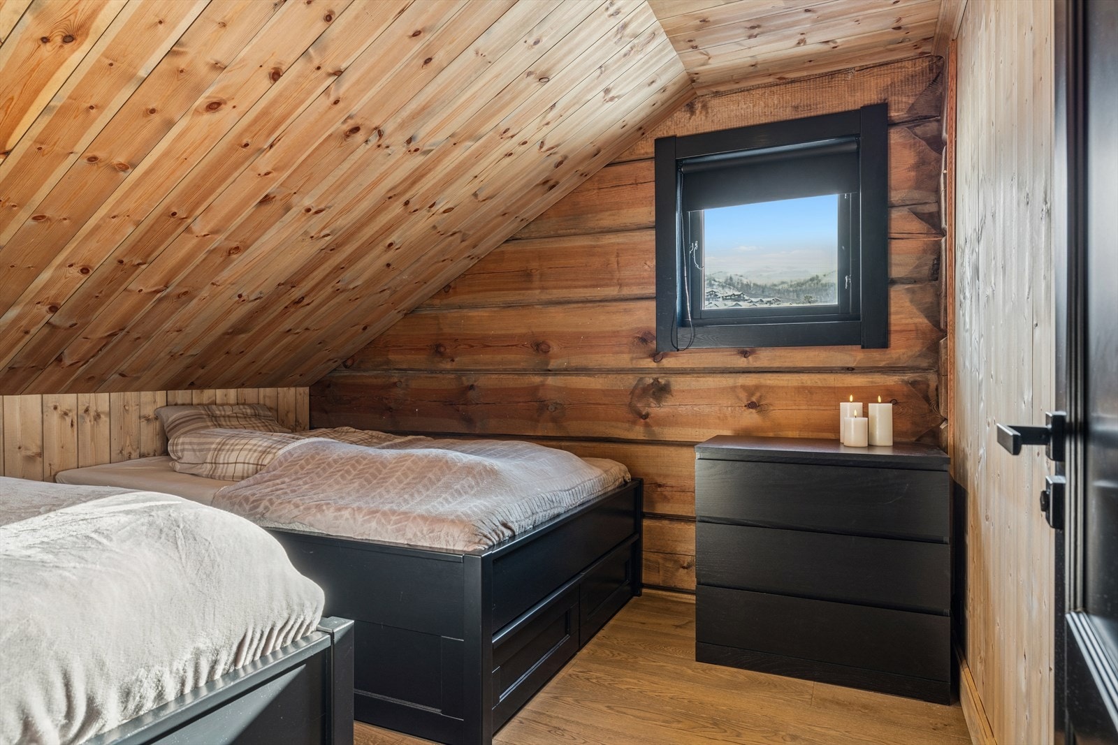 Soverom 2 - perfekt barnerom eller gjesterom med lun og hyggelig atmosfære. Galleribilde