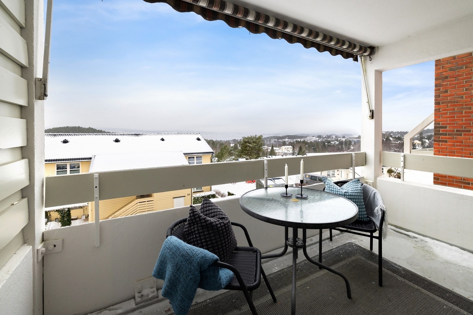 Overbygget balkong orientert mot vest Galleribilde