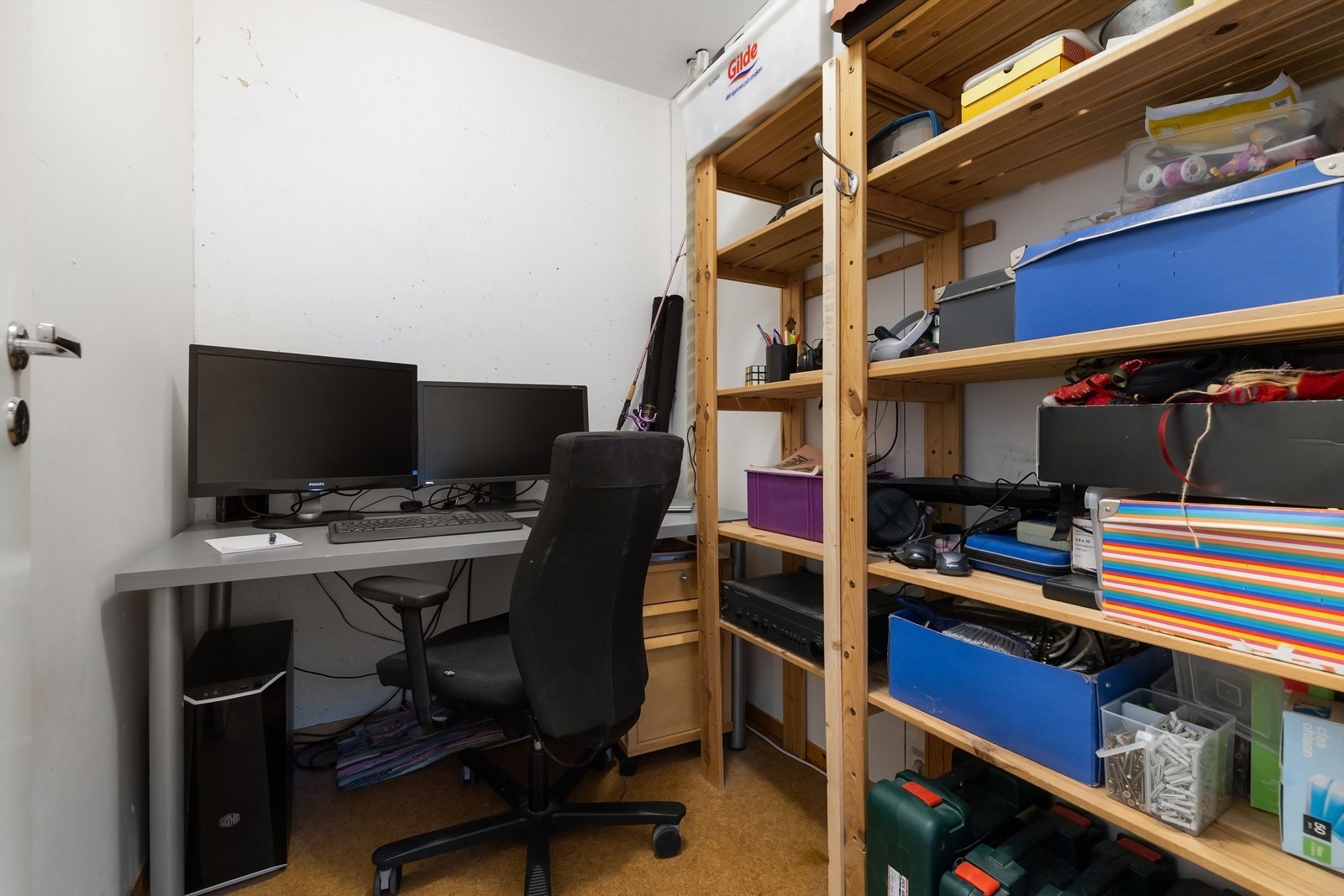 Innvendig bod som i dag er benyttet som kontor - i tillegg har leiligheten én liten bod med adkomst fra entré Galleribilde