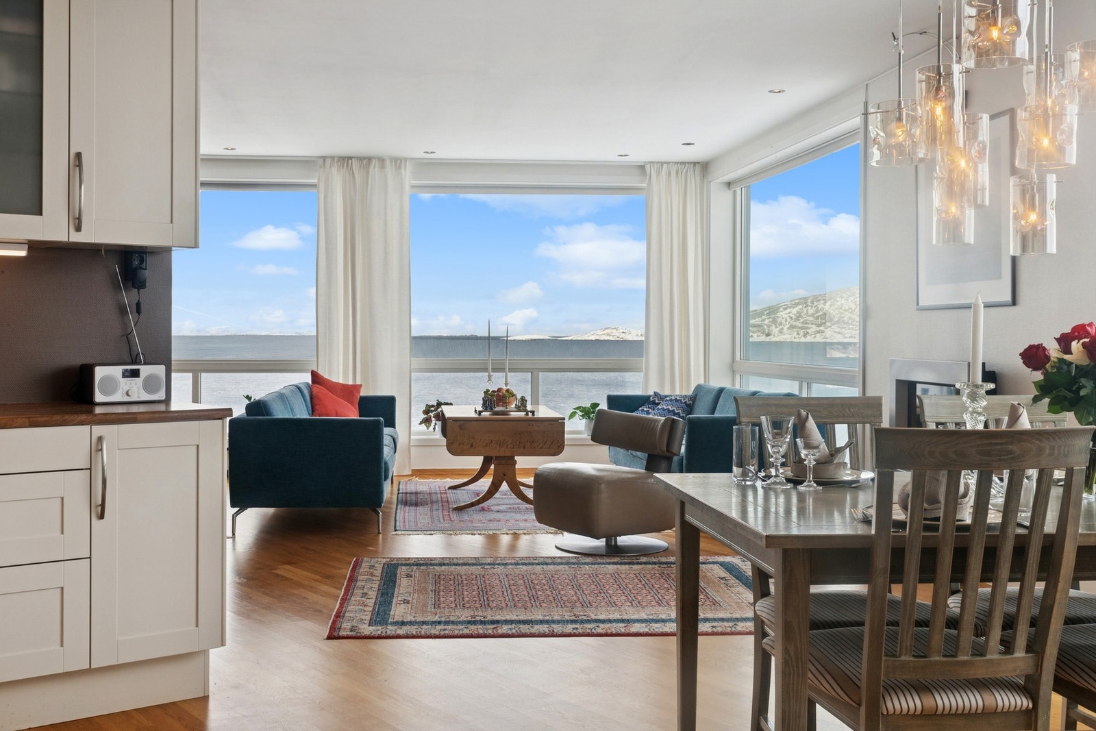 Stue og kjøkken Galleribilde