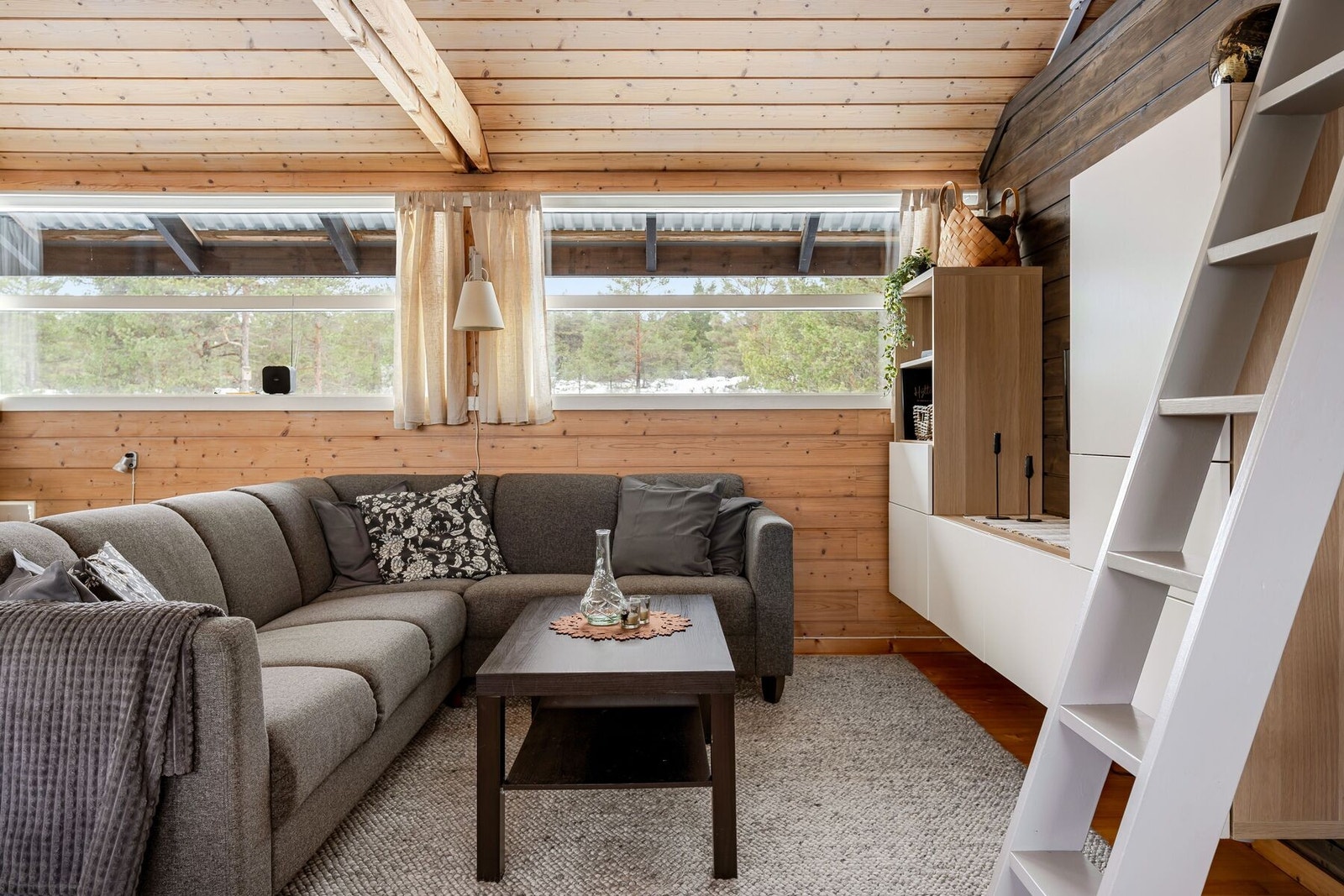 Hytta ble oppført i 1978 og senere påbygd i 2019 Galleribilde