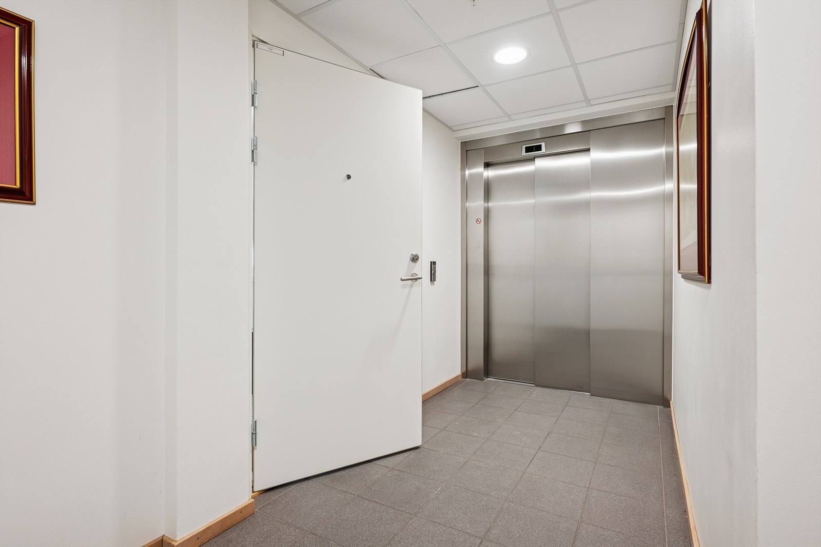 Tilgang til leiligheten via heis. Galleribilde