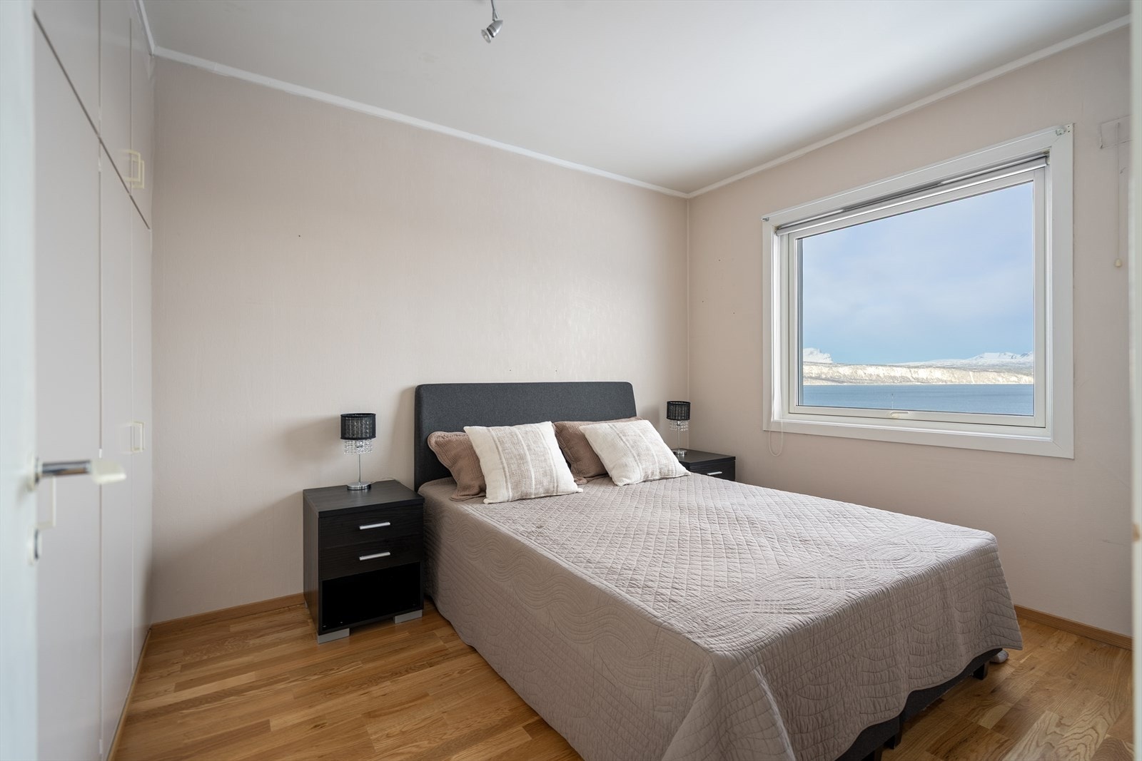 Leiligheten har hele 3 soverom Galleribilde