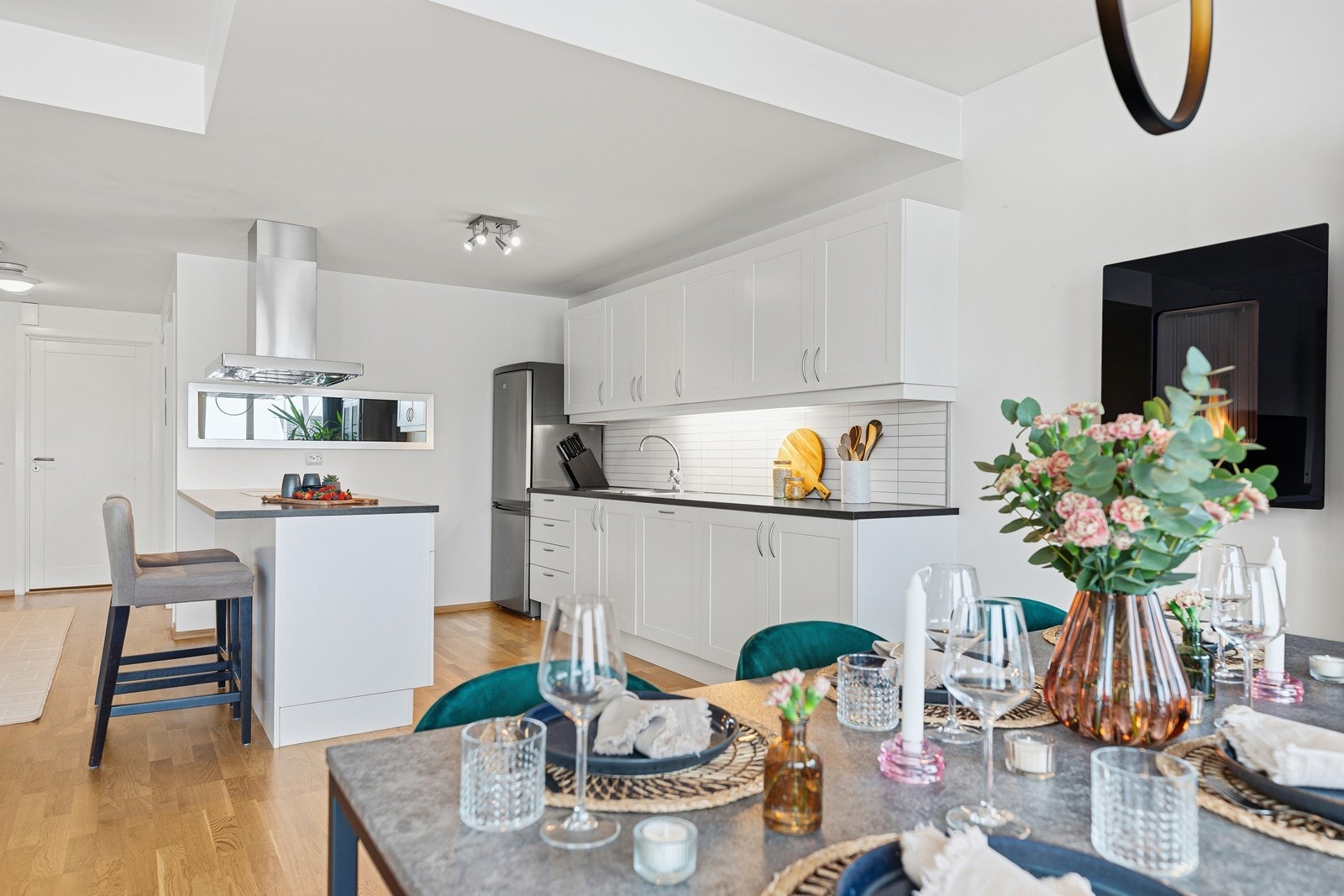 Frittstående hvitevarer som skal medfølge må spesifiseres i bud. Galleribilde