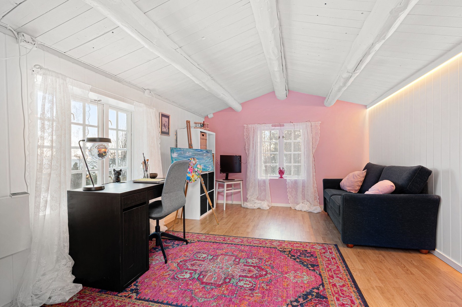 Anneks i hagen, brukes i dag som sommerstue av ungdommen. Galleribilde