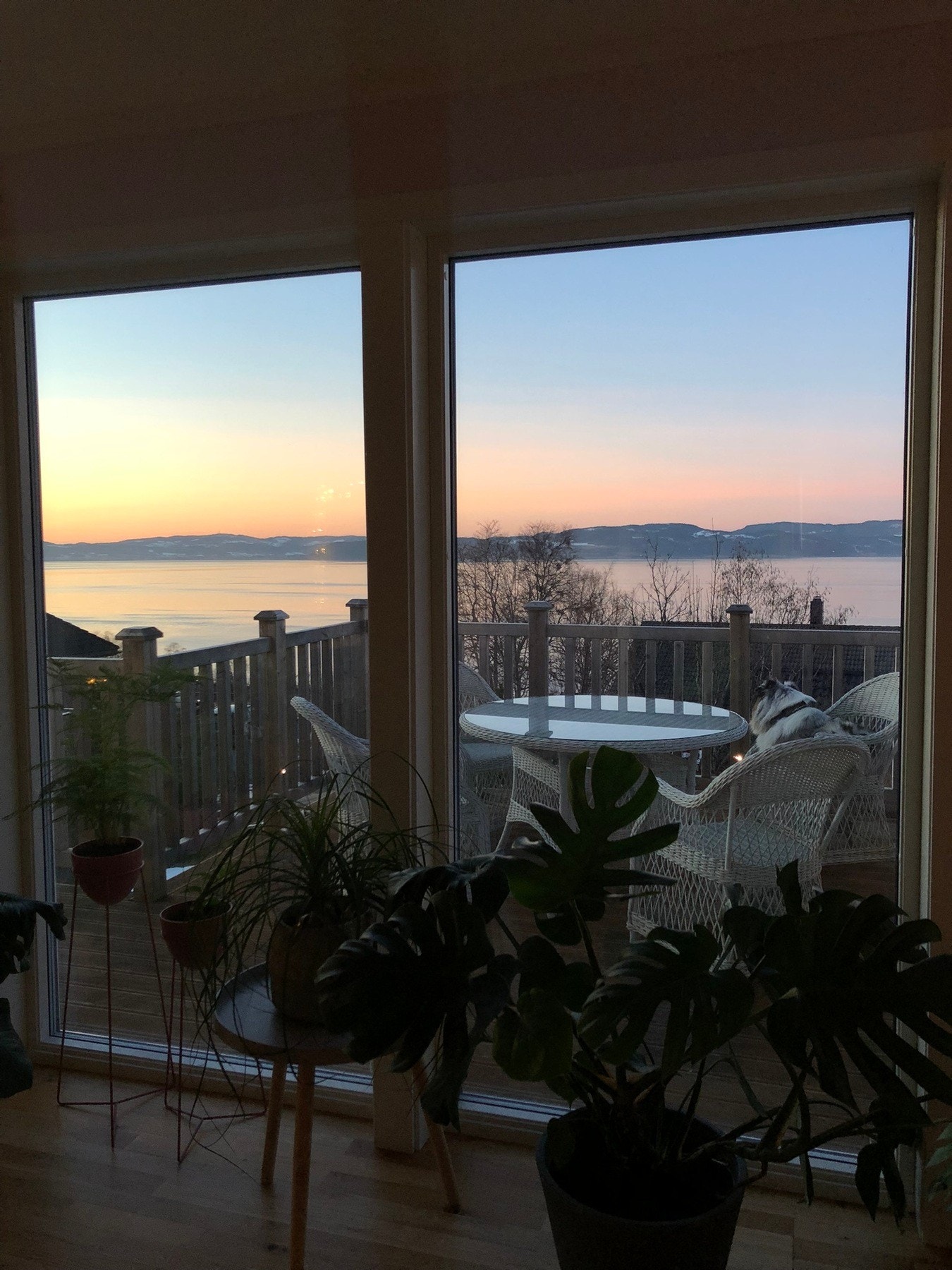 Solnedgang fra stue. (Bilde tatt av selger) Galleribilde