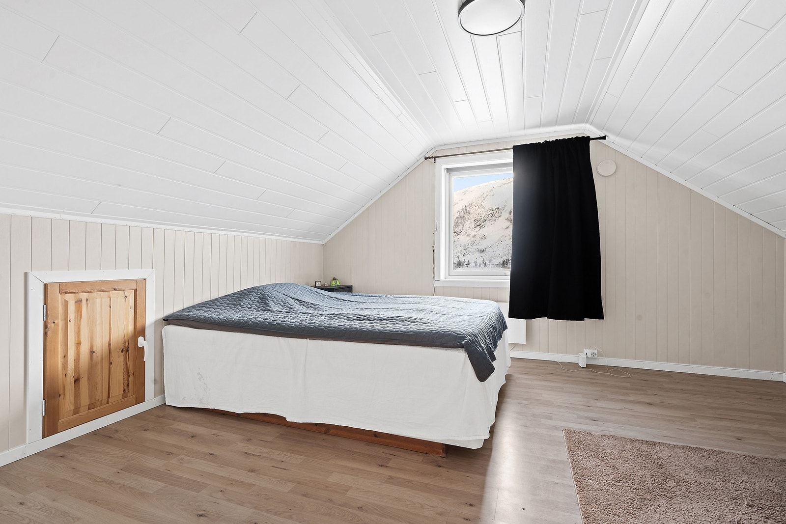 Soverom på loft Galleribilde