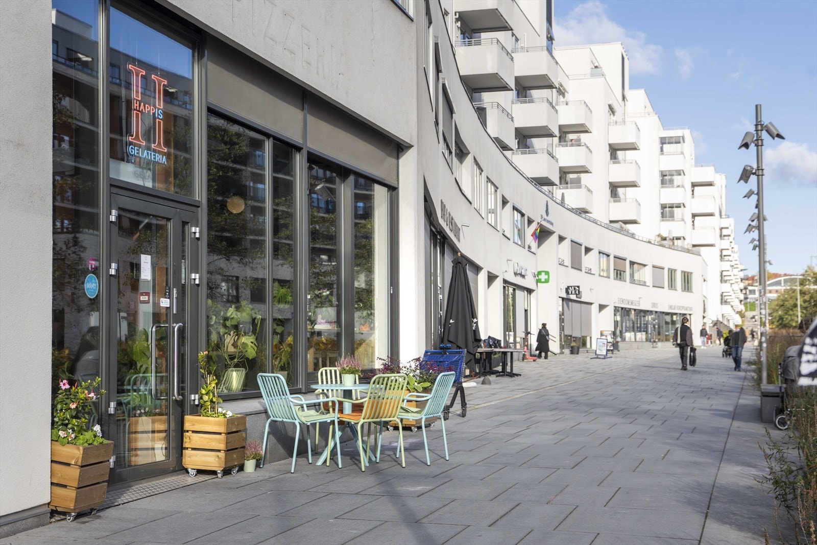 Nabolaget er ideelt for familier, med flere barnehager som Stålverkskroken og Petersborg innen gangavstand. Galleribilde