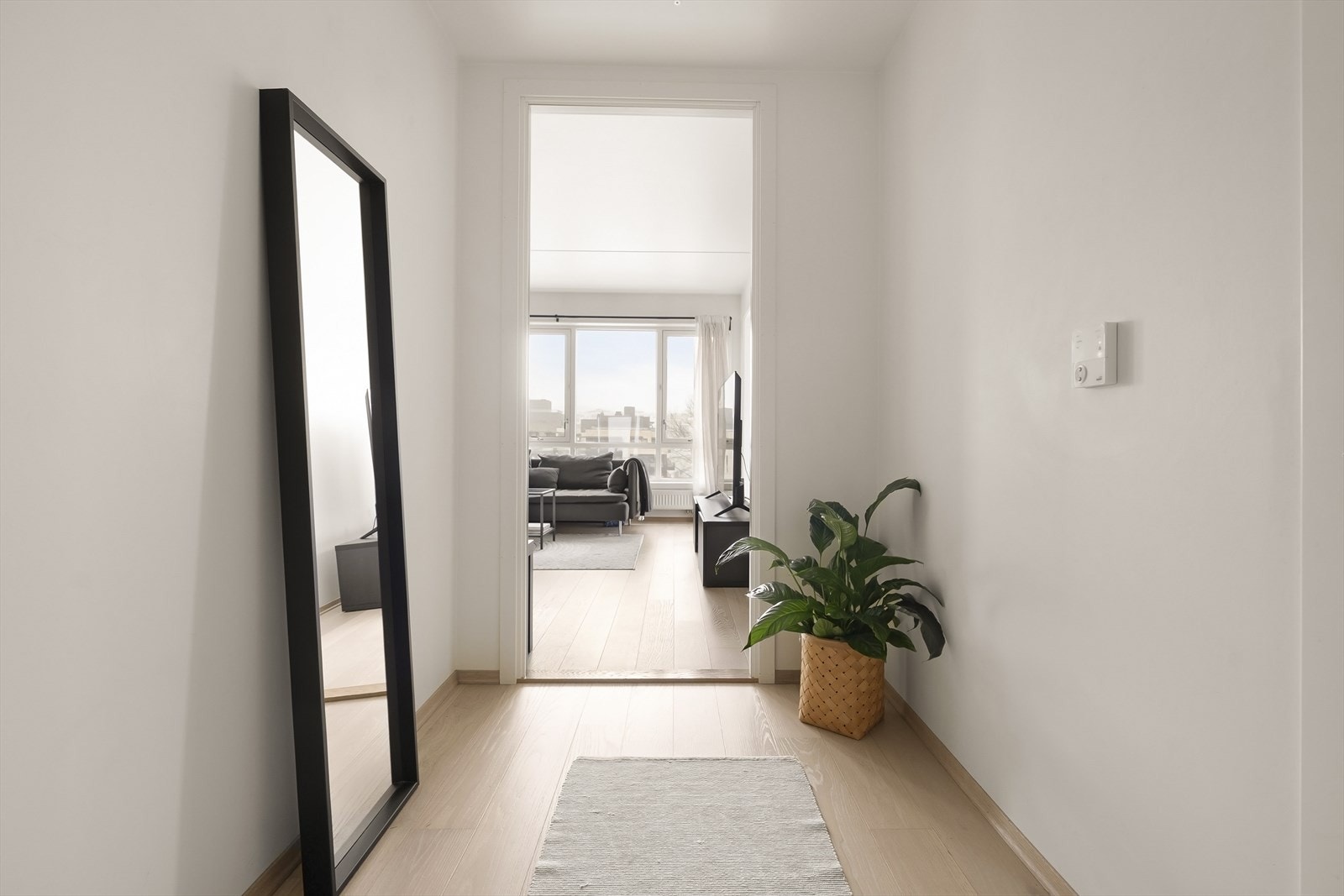 Inngangsdøren er brann- og lydklassifisert (EI30/35dB) for ekstra trygghet og komfort. Galleribilde