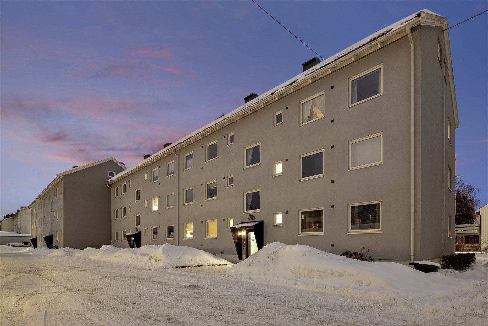 Leiligheten ligger i et stille og tilbaketrukket område, samtidig som man bor meget sentralt. Galleribilde