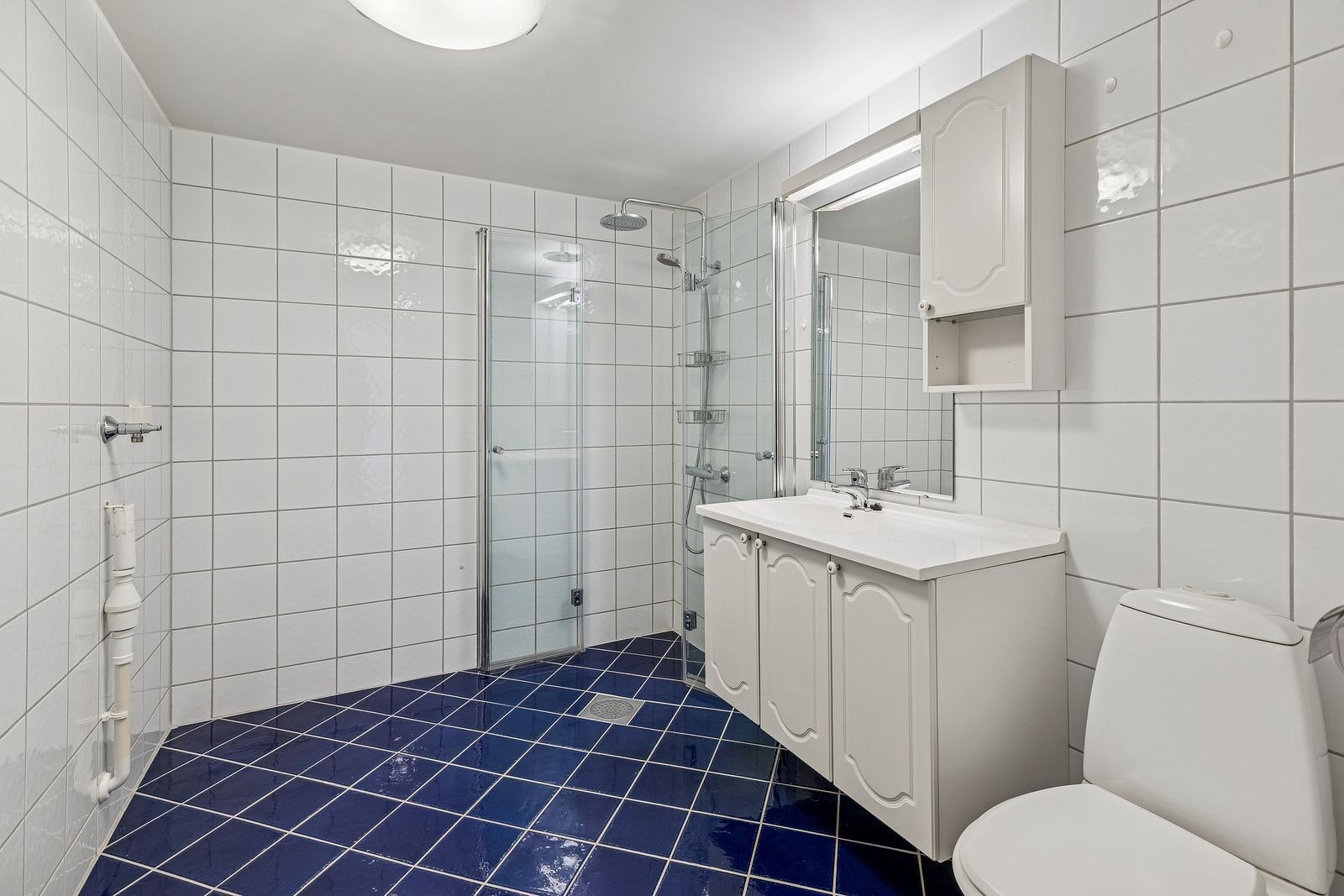 Flislagt bad med varmekabler Galleribilde