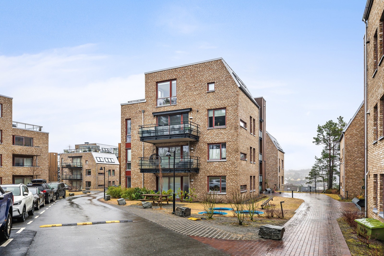 Leiligheten har en god planløsning, gode kvaliteter og en svært god standard da bygget er fra 2023. Galleribilde