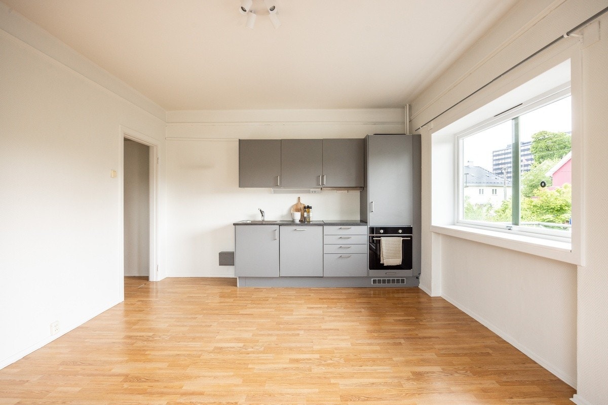 Stue med åpen kjøkkenløsning Galleribilde