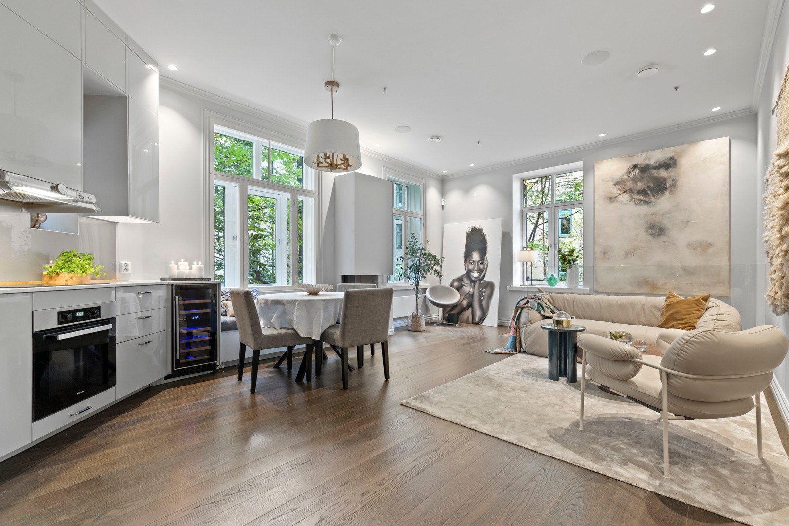 Leiligheten har god arealutnyttelse med kjøkken og stue i ett og samme rom. Galleribilde