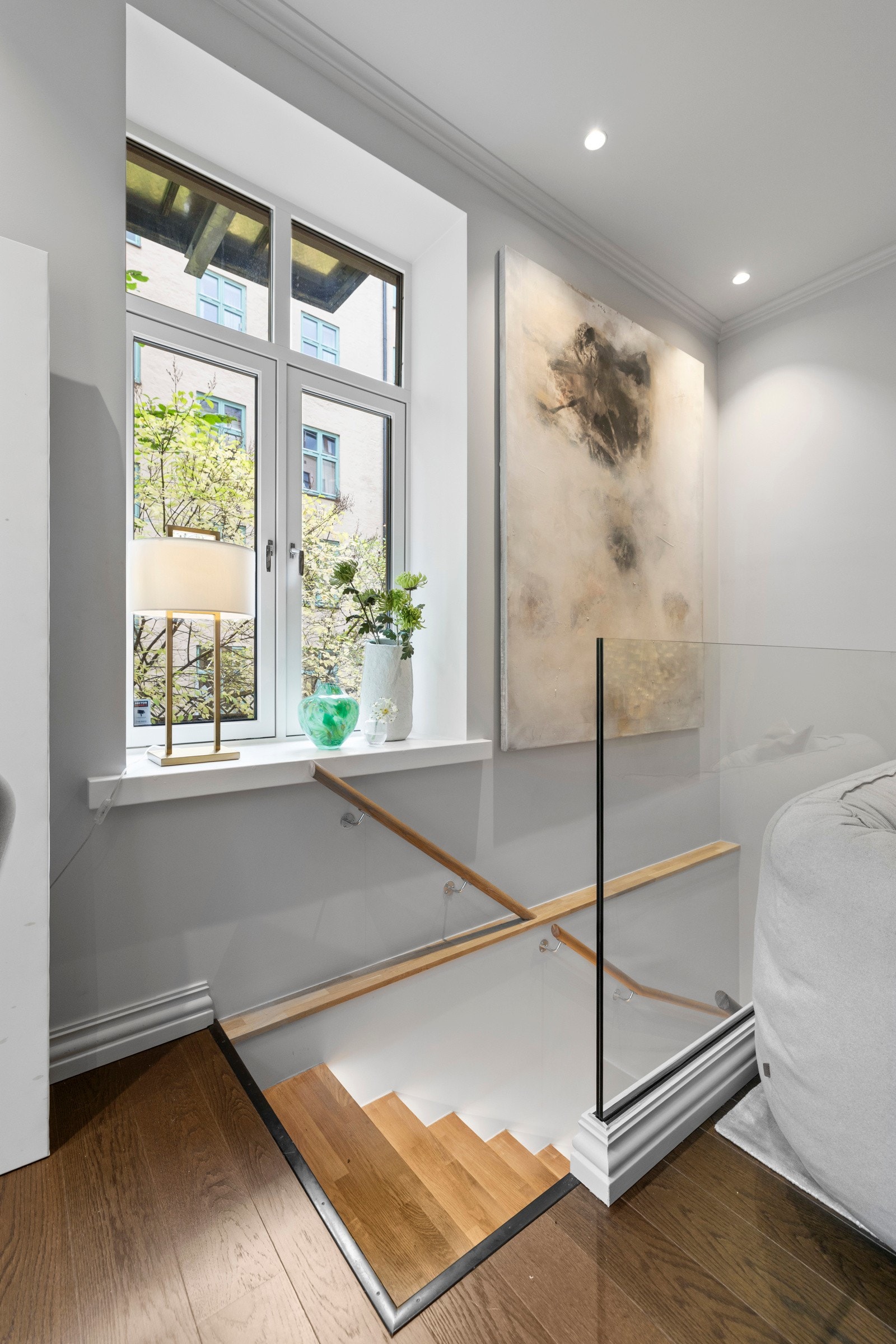 Trapp ned til kjelleretasjen. Galleribilde