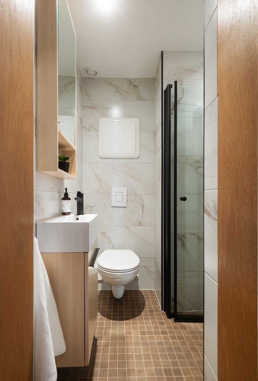 Moderne bad fra 2022, med stilige detaljer. Galleribilde