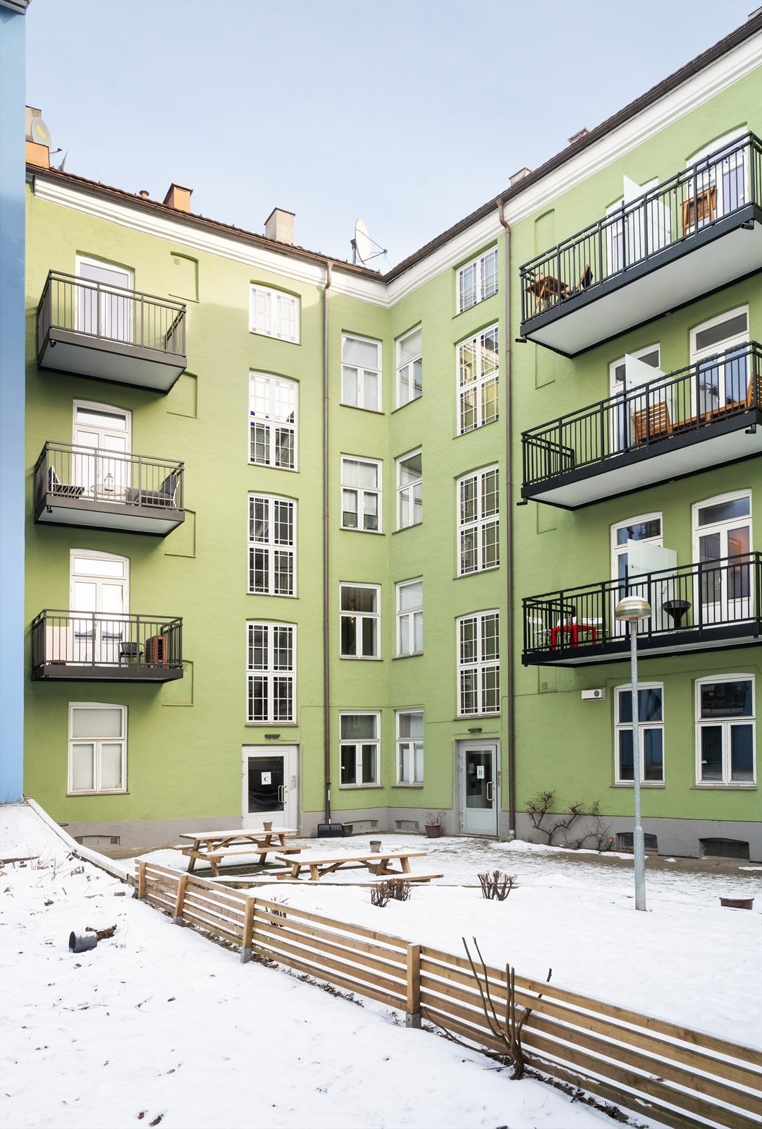 Leiligheten ligger flott til i byggets 3.etasje! Galleribilde