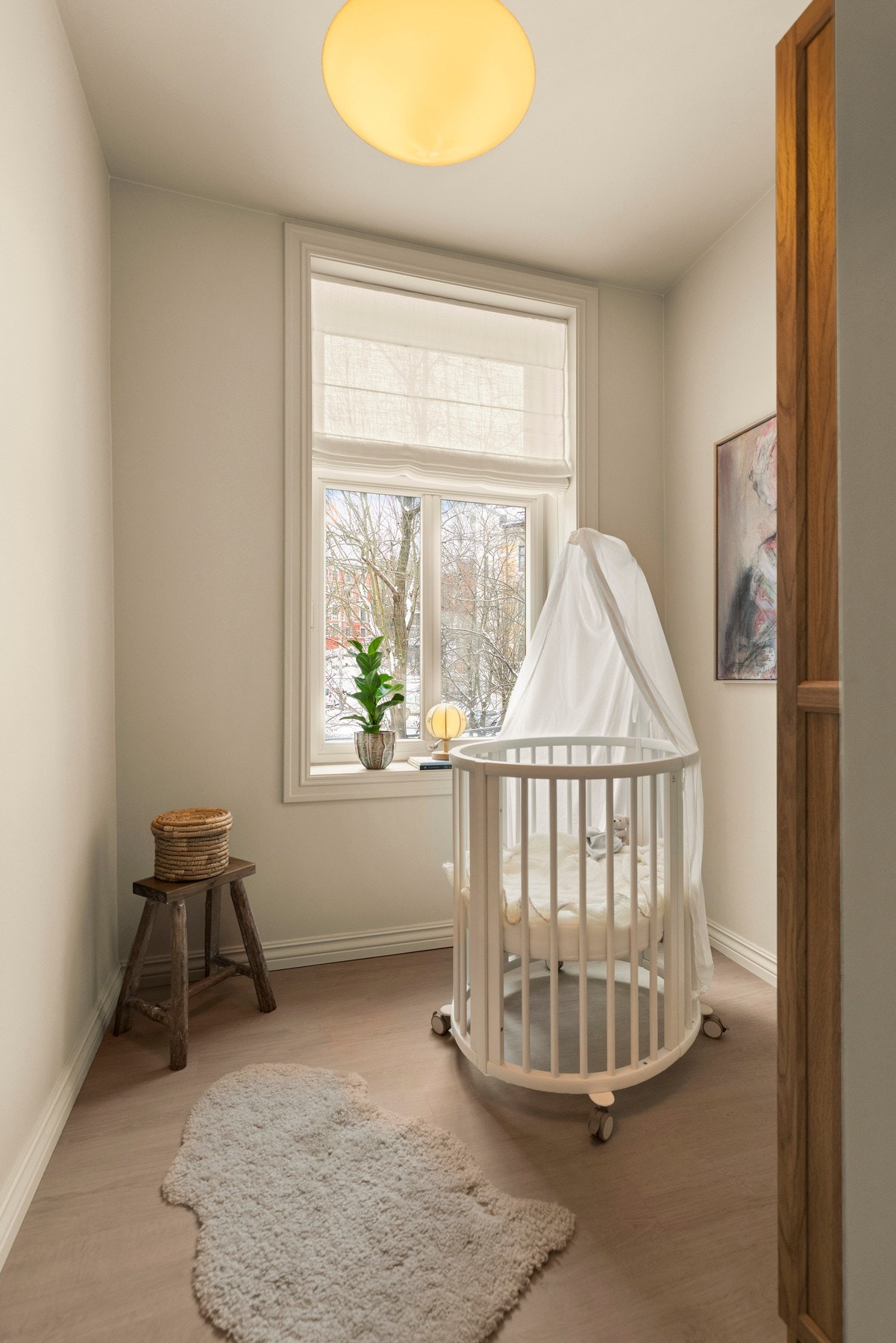 Plass til seng og ønsket møblement. Galleribilde