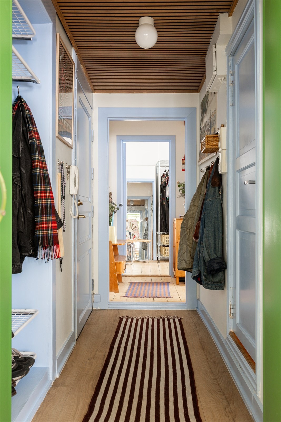 En hyggelig gang gir et godt førsteinntrykk av leiligheten. Galleribilde