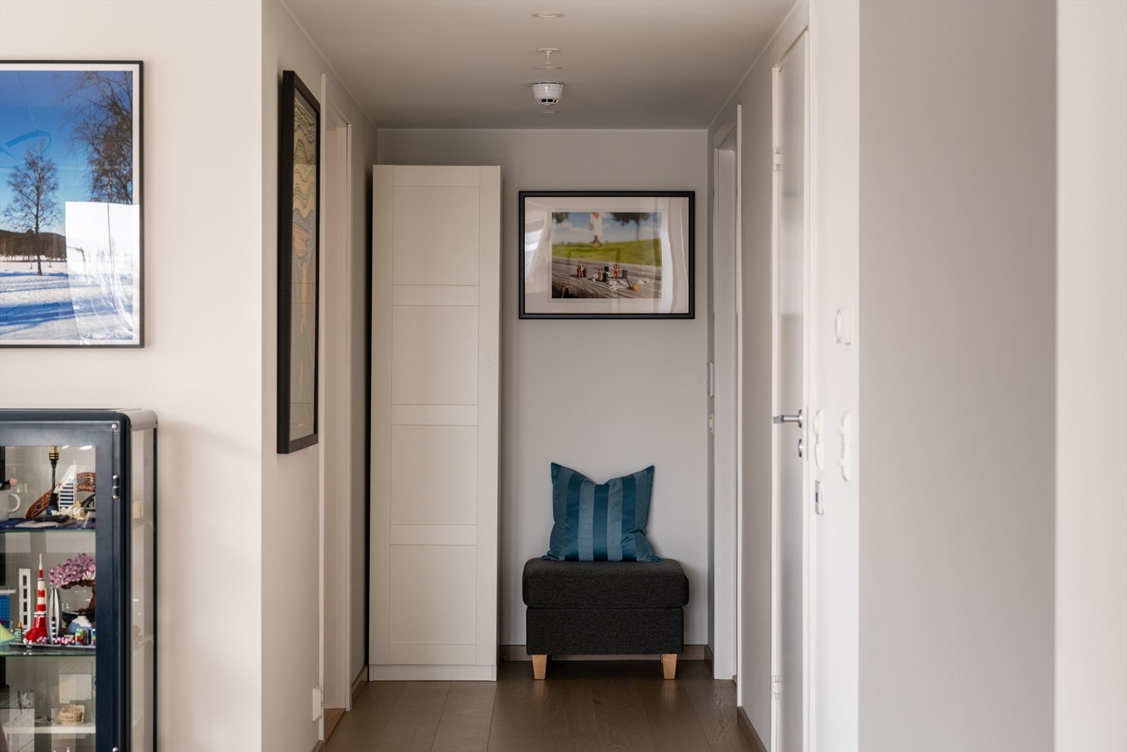 Mellomgang. Galleribilde