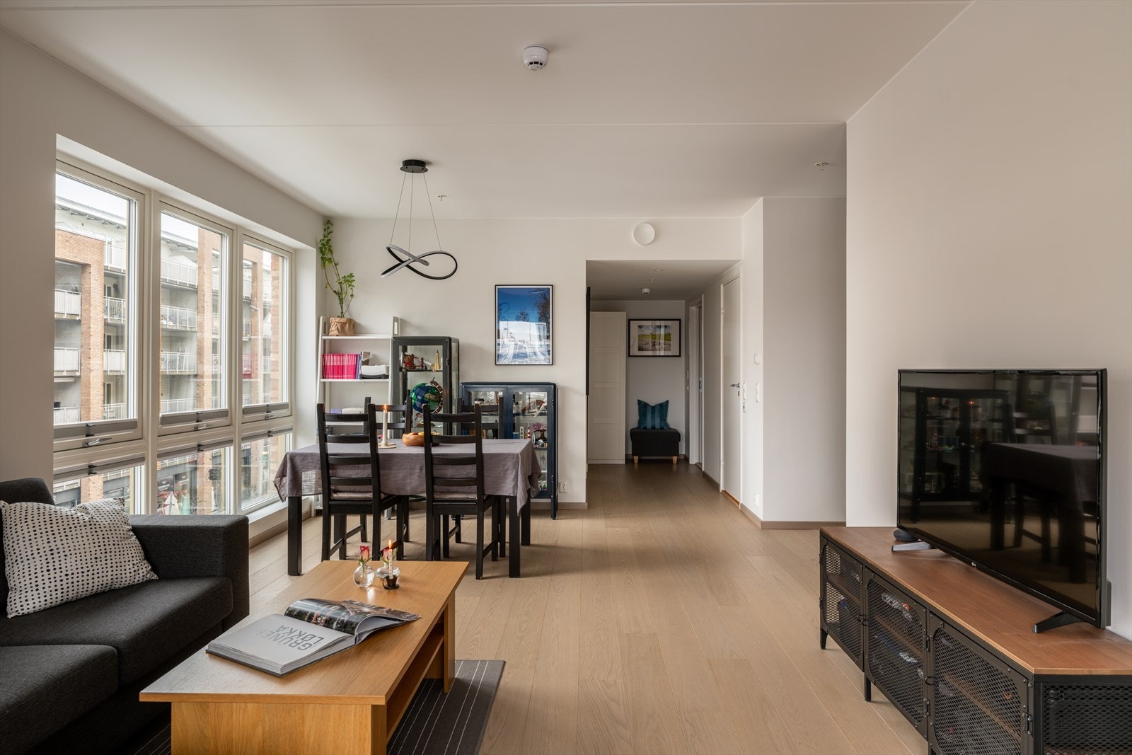 Det er også rom for spisebord for hyggelige sammenkomster. Galleribilde