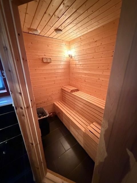 Badstu med ny ovn. Galleribilde