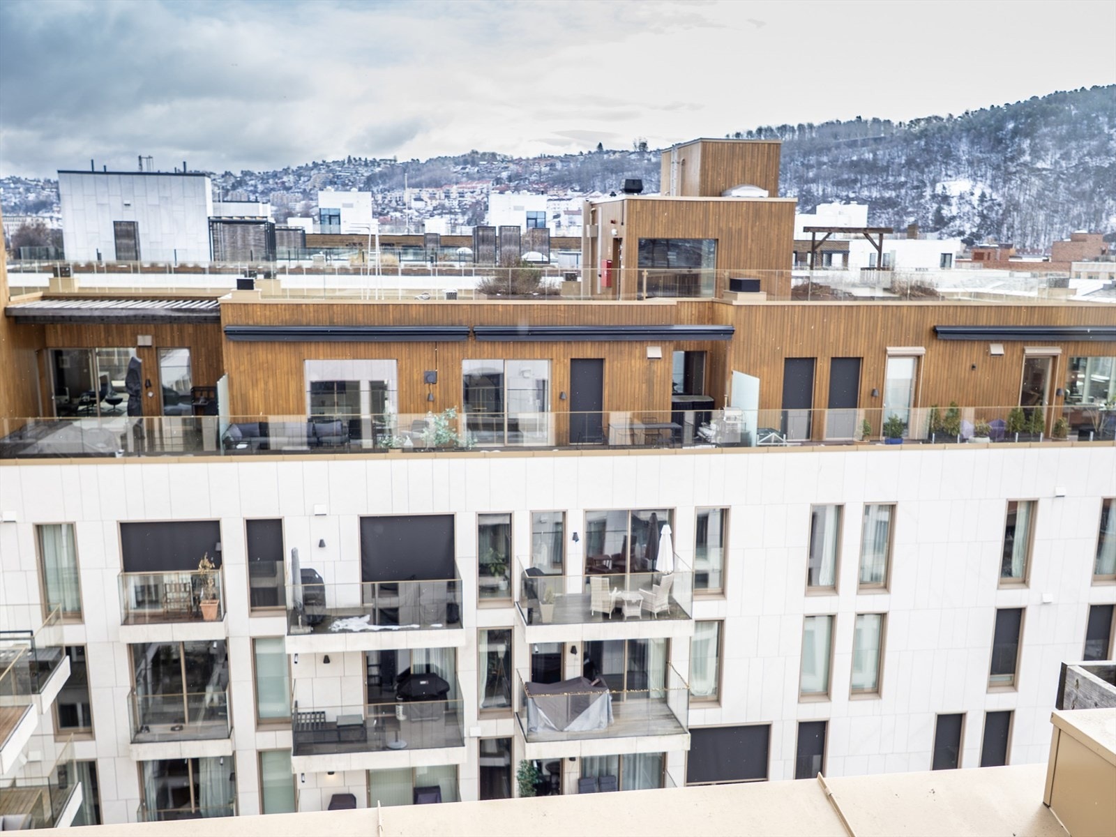 Dronninglunden sameie ble oppført i 2019 og har 138 boligseksjoner og 3 næringsseksjoner Galleribilde