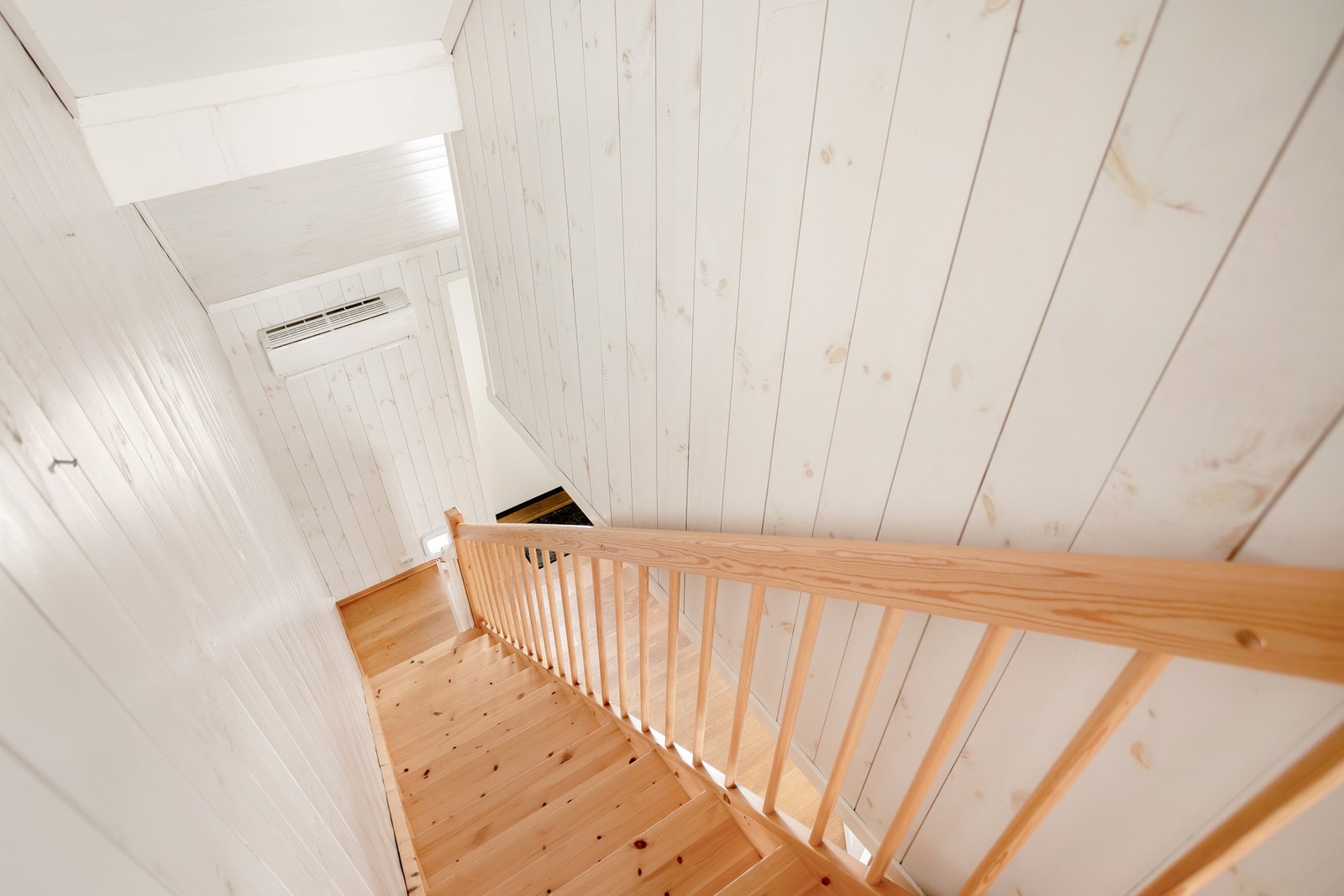 Soverommene ligger i andre etasje og har varierende størrelse, noe som gir fleksibilitet i bruk og møblering. Galleribilde